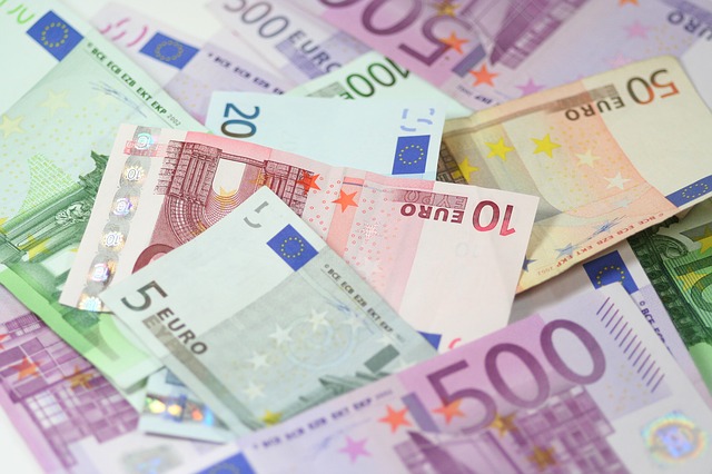 papírové eura