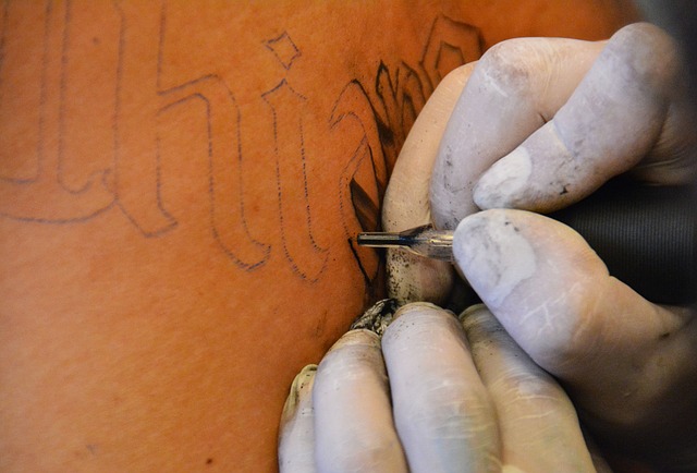Tetování bez strojku